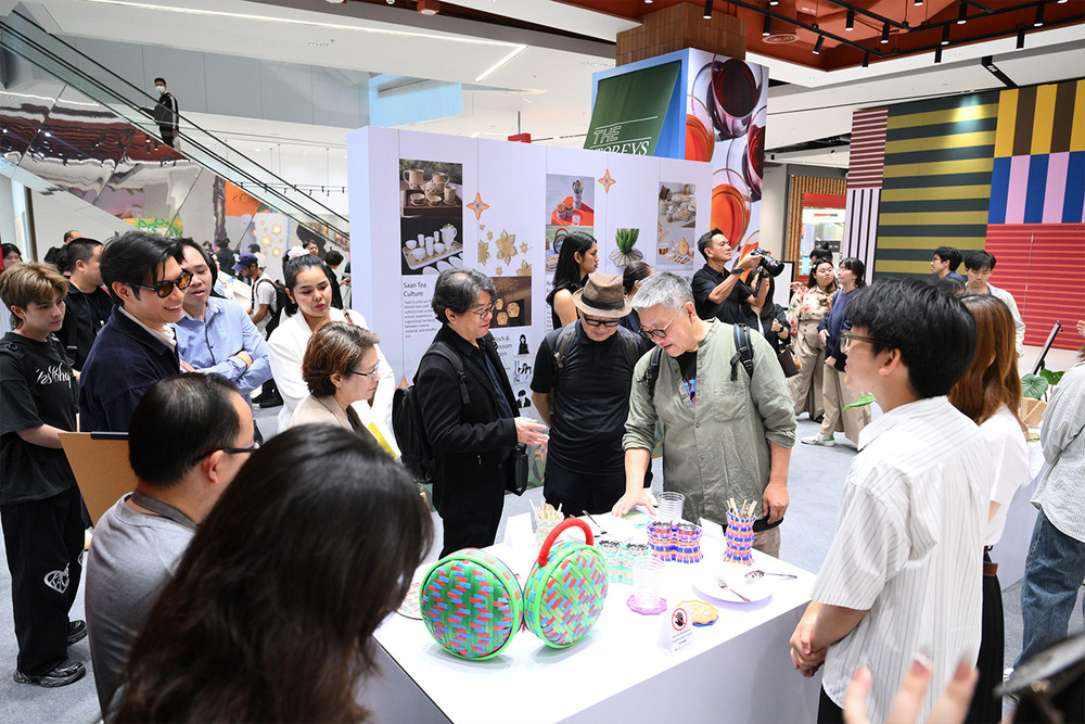 20260129~0208高科大工設系與泰藝大產設系國際合作成果展，於曼谷設計週One Bangkok展區展覽，兩國師生、媒體、觀眾、其他策展單位齊聚一堂