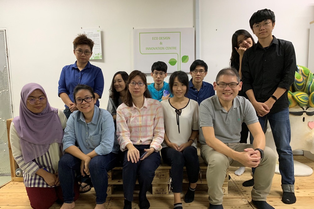 工業設計系師生返臺前夕師生與實習部門主管與員工合影（圖／張祥唐副教授提供）