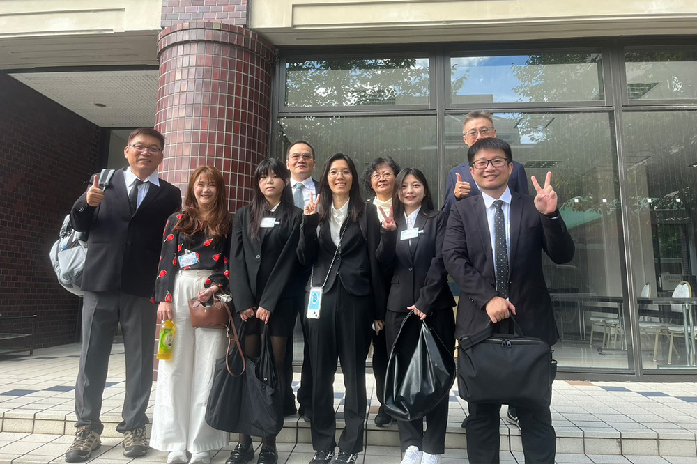 高科大師生於大阪工業大學校舍前合影
