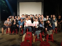 高科大重現「蚊子電影院」，播映「金甘蔗影展」短片，第11屆策展人及第13屆執行長的蕭昭仁(前左三)擔任映後座談佳賓