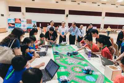 高雄科大與台塑企業攜手帶孩子探索科學祕密-會回家的AI自走車(高科大創新創業教育中心提供)(另開新視窗)