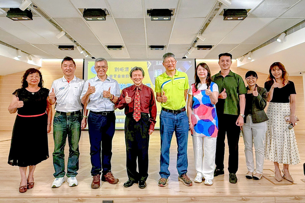 高科大企管系師生與校友齊聚建工校區藝文中心，聆聽歌劇美學講座。