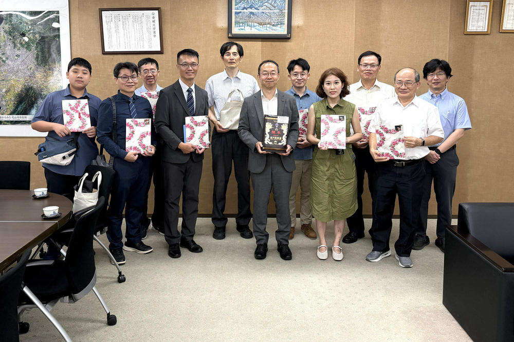 拜訪愛媛大學工學院合影留念