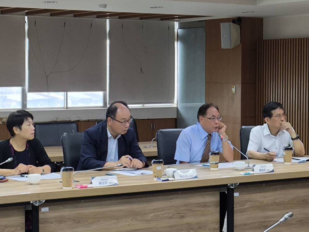 樹德科技大學、正修科技大學及文藻外語大學代表共同參與「高雄長鏈技職大聯盟」會議，從各校辦學特色與專業領域出發，交流技高銜接及產業人才培育合作方向。
