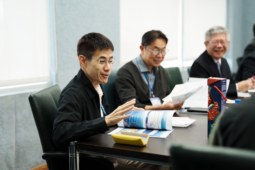 114年高中職生專題競賽最終有來自全國共11校27隊進入決賽環節，11月21日在高科大舉行實地成果展覽及評比。競賽一共分成設計組、電機電子組、行銷與觀光組、食品與生物組四大領域，考驗中學生專題實作能力。