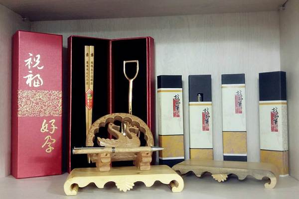 循環經濟文創品-找(棗)知筆與早(棗)生筷
