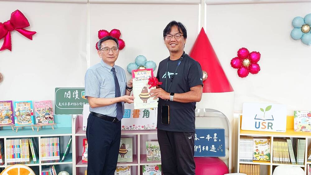 「高科大圖書角」從在地特色產業「蜂蜜」出發，搭配《尋寶記》系列讀本，讓孩子從熟悉的土地走向更寬廣的世界。