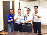 高科大模具科攜手東台集團培育五專菁英人才(左至右依序為模具系黃條嵩老師.東台集團嚴瑞雄董事長.模具系徐中華主任及模具系郭承憲助理教授)