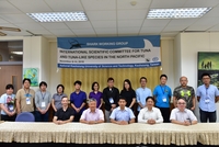 國際ISC鯊魚工作小組會議於高科大舉行(前排左二高科大水圈學院黃榮富院長、左三鯊魚工作小組主席Dr. Mikihiko Kaikai、右二海大劉光明教授、右一高科大漁管系廖翊雅主任)