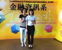 高科大金融資訊系考取臺灣銀行應屆畢業生無縫接軌即就業(左為張嘉倩主任、右為劉鈺玫同學)