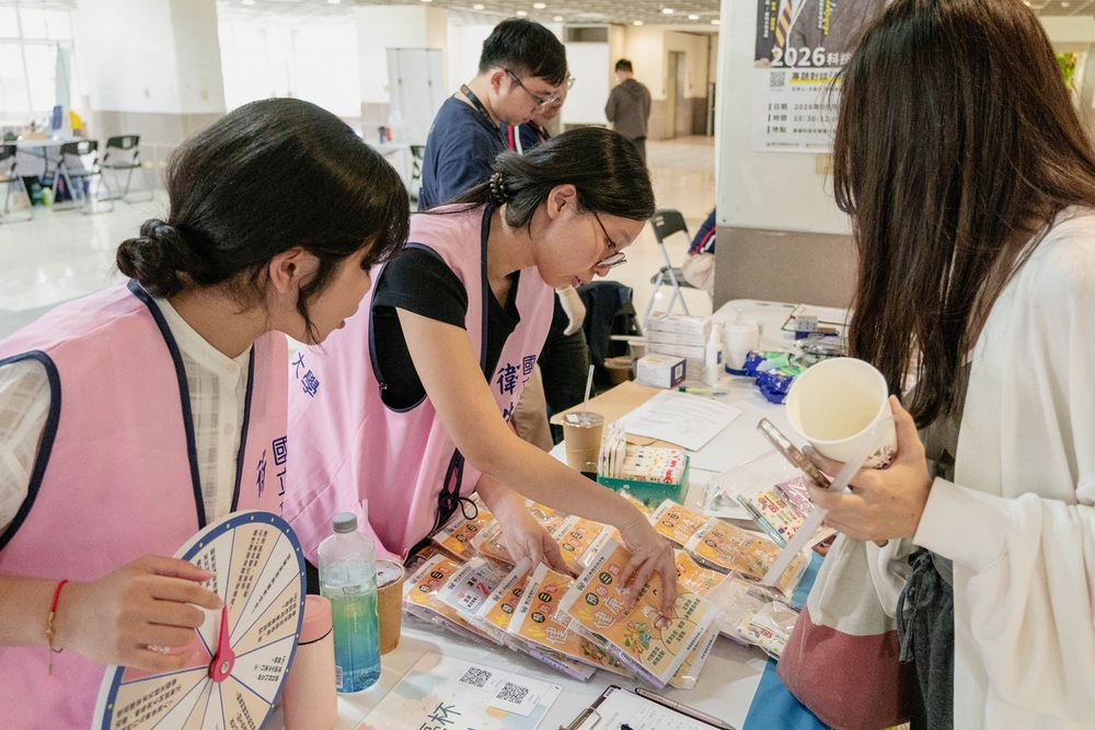 活動透過互動式攤位推廣性別平等、月經平權與反毒觀念，提升師生對多元議題之認識與重視。