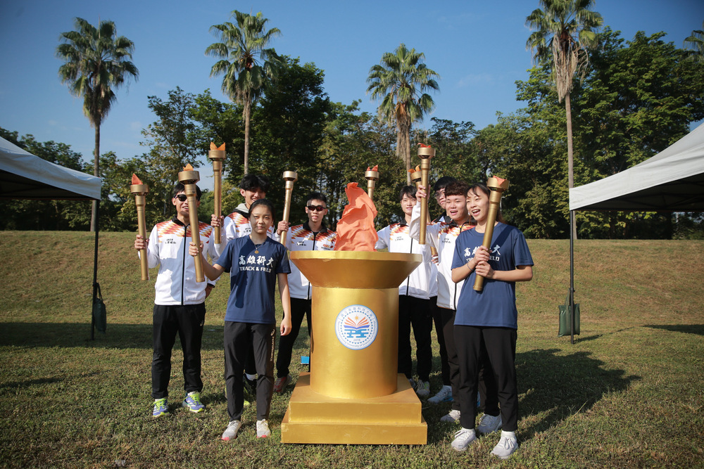 國立高雄科技大學8週年校慶，今(6)日熱鬧登場，全校運動會同日舉行，由柔道隊、游泳隊、田徑隊等校隊選手擔任火炬手，跨越東西校區傳遞聖火。今(2025)年全大運，高科大一共奪下7面金牌，也是歷年來成績最佳的一年。