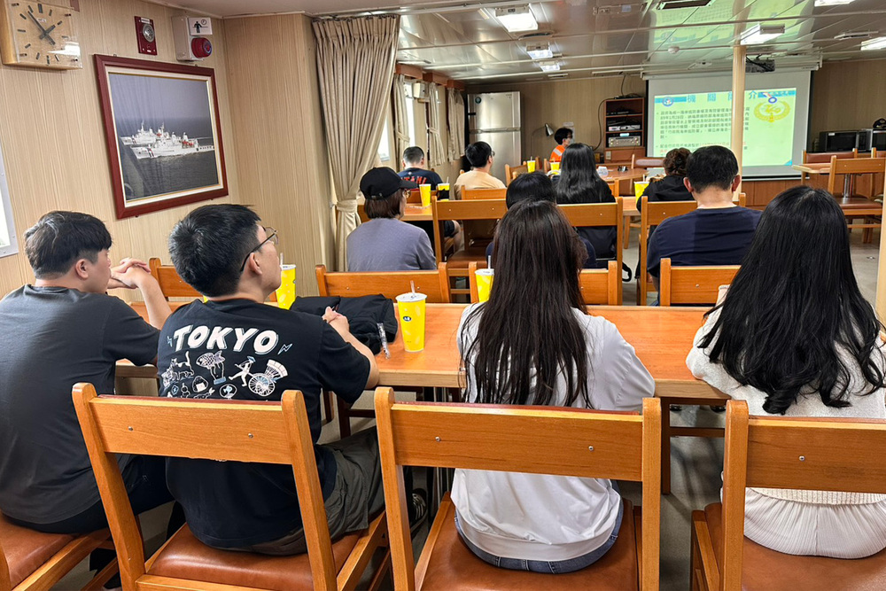南機隊說明新興科技導入海巡勤務之應用與成效。
