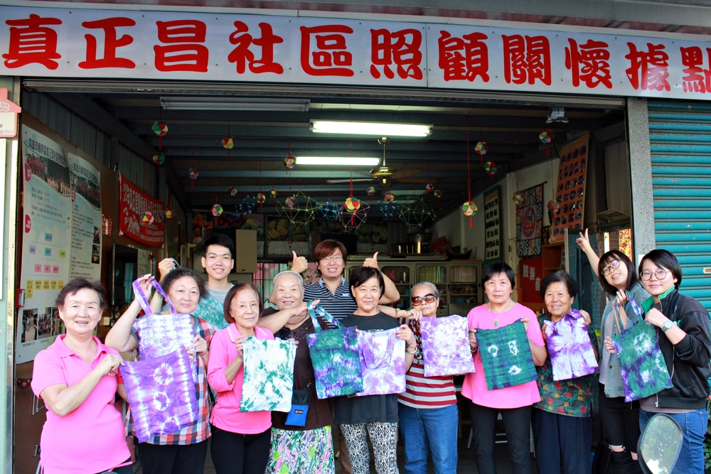 高科大創新創業教育中心在楠梓區真正昌社區發展協會舉辦銀髮長輩DIY活動