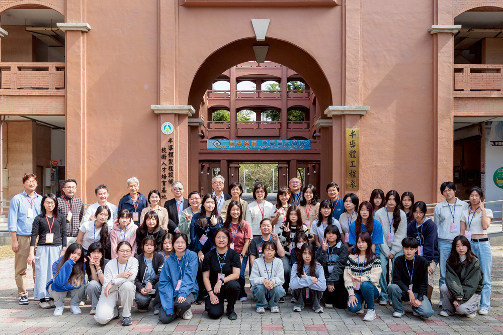 為了深化女性科技人才向下扎根，國科會與國立高雄科技大學於週末(1月24日)舉辦「TechGiCS 女婕思好科技—科技交流分享會」，並且安排青年女力參訪高科大「半導體製程設備技術人才培育基地」。