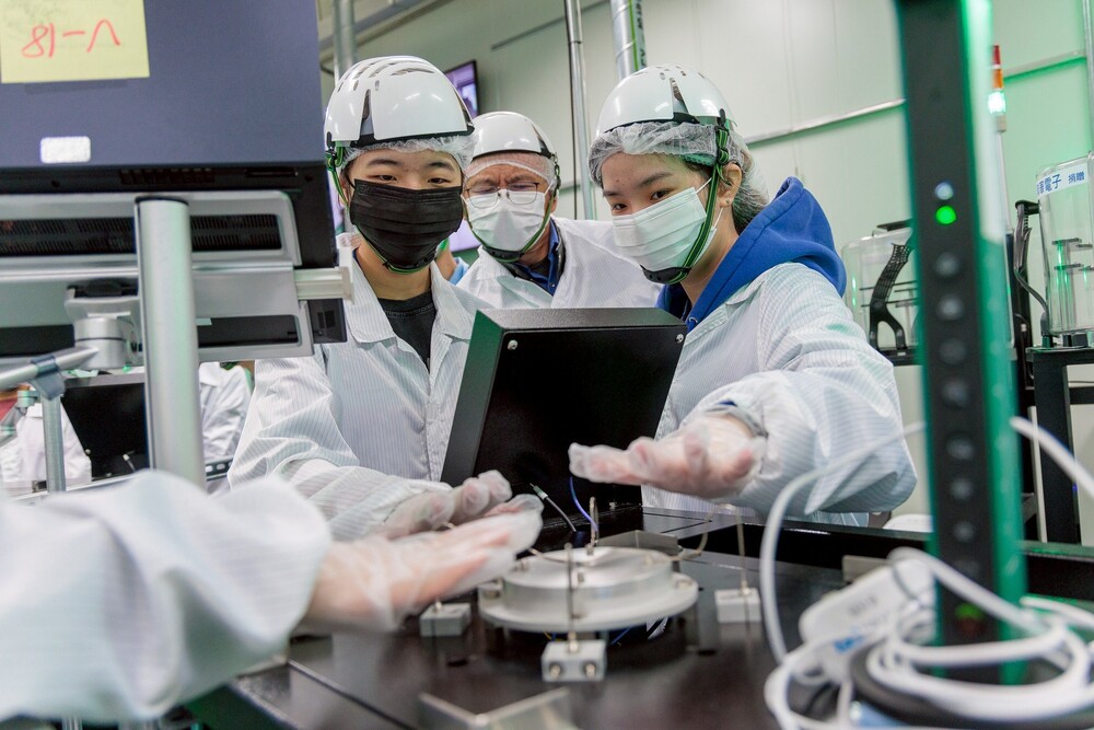 2026年度TechGICS交流活動最特別的參訪行程是參訪高科大去(2025)年剛落成揭幕的「半導體製程設備技術人才培育基地」，真實為下世代女性科技人才展現台灣半導體產業的訓練設備、產業真實情境，以及完整專業訓練所需要的跨域知識。