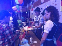 異國文化美食展攤位透過遊戲體驗各國風情