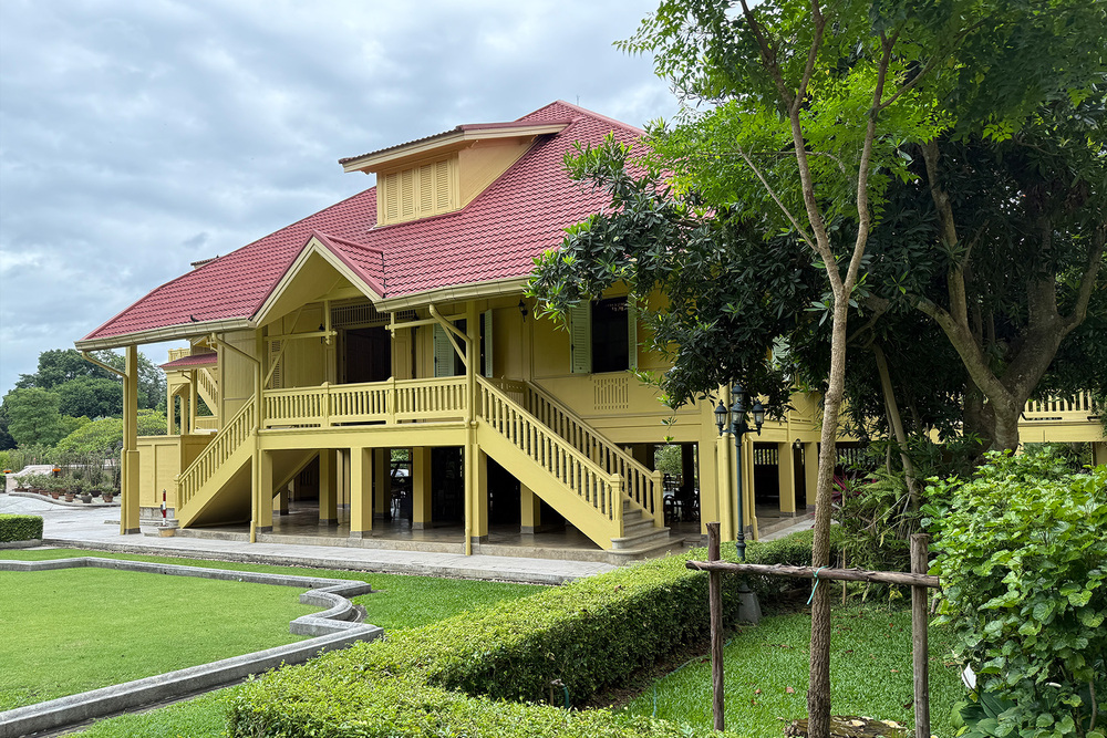 圖為位於泰國清邁古城的Dara Museum，原為泰王Rama V (拉瑪五世) 的王妃Dararasmee (達拉拉斯米) 的故居：The Dara Pirom Palace (達拉皮隆宮)，目前由朱拉隆功大學管理。