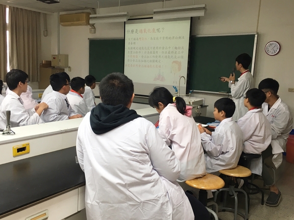 小小食安專家 高科大教導學童如何簡易快篩