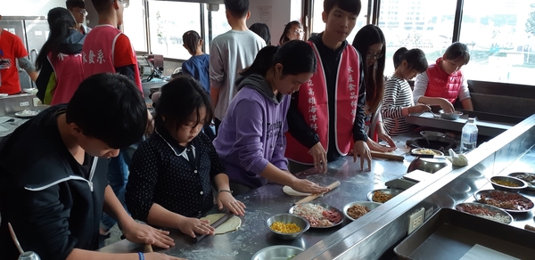 學童高科大水食系加工廠DIY手作海鮮披薩