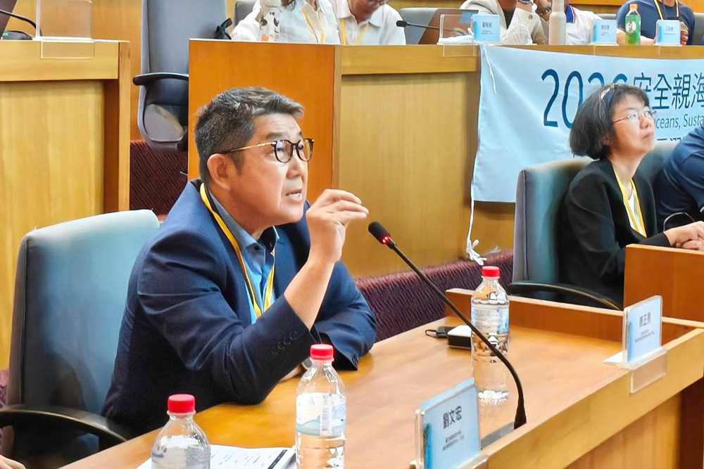 國立臺灣大學康正男教授於論壇中向講者提問，並就論壇議題進行交流。